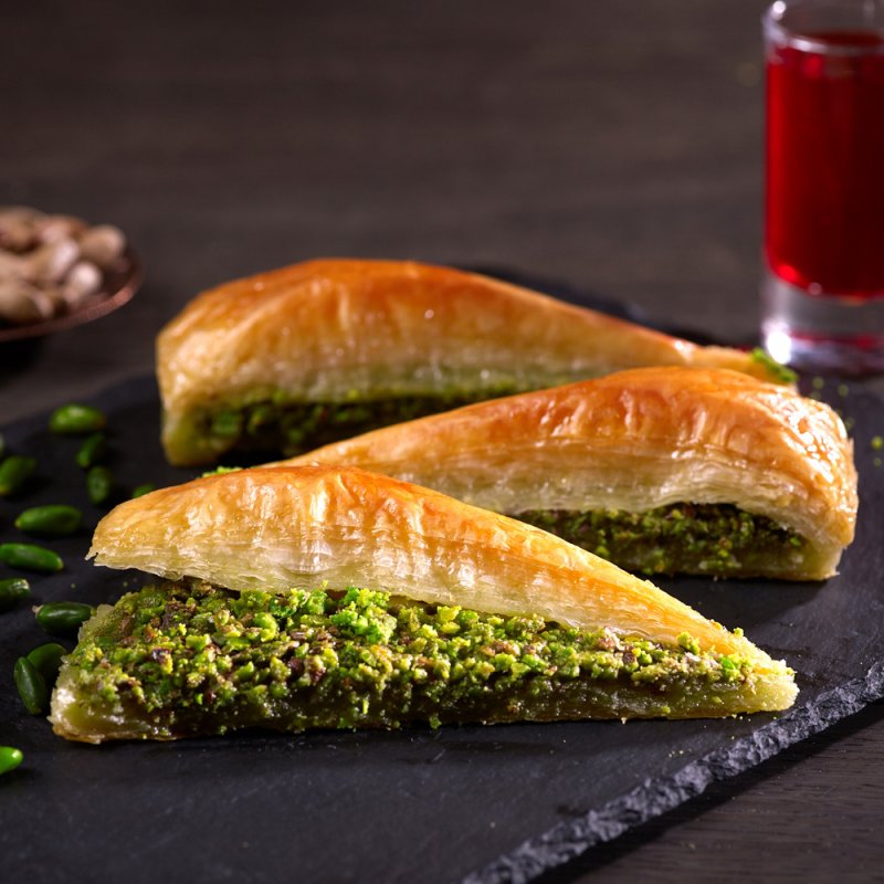 Fıstıklı baklava — günün tatlısı